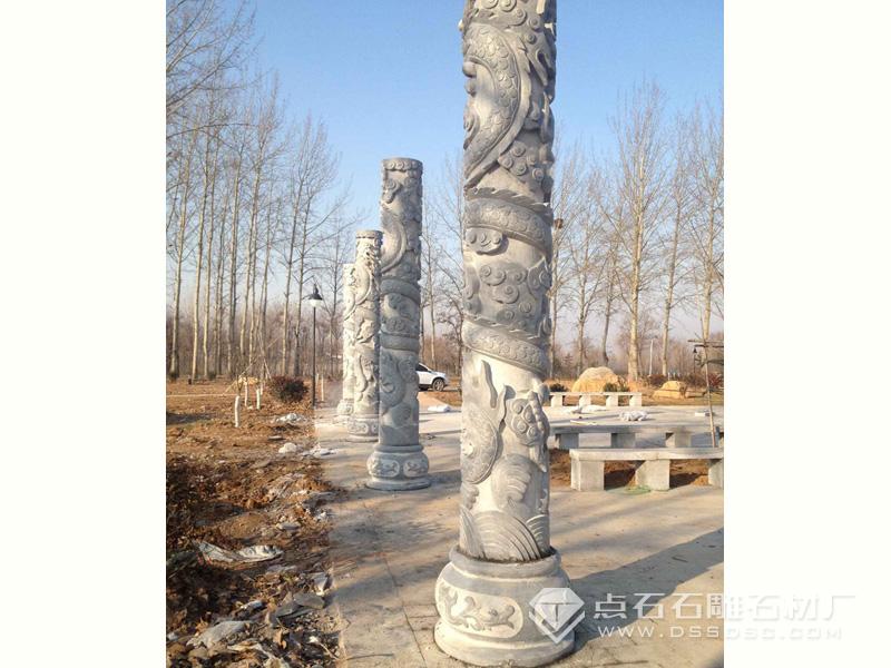 青石龍柱
