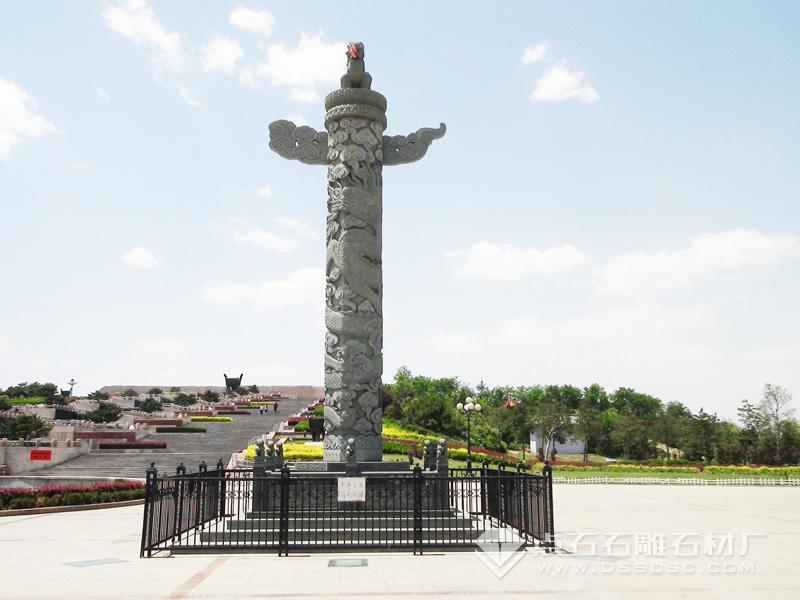 石雕龍柱 石雕龍柱