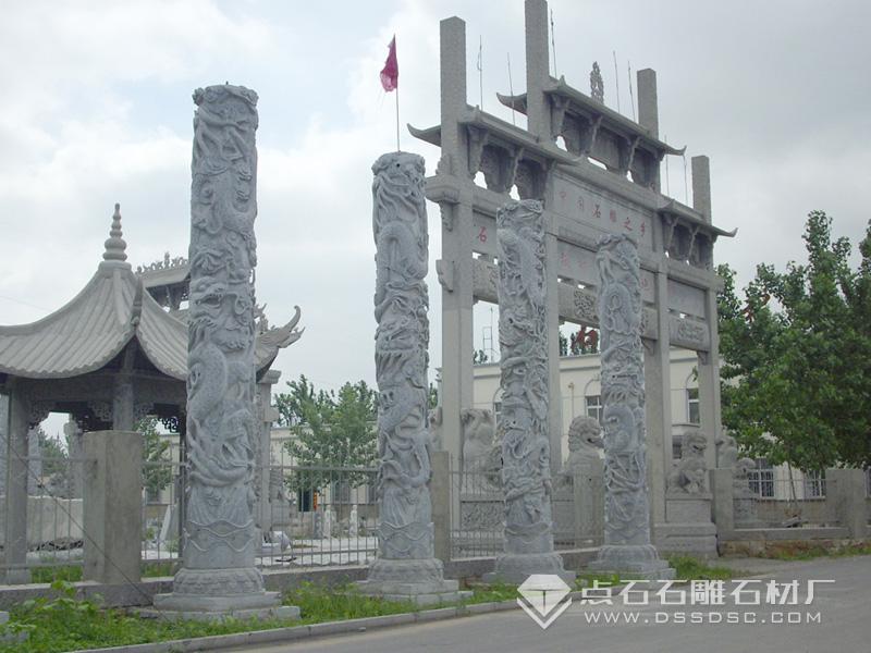 石雕龍柱 石雕龍柱