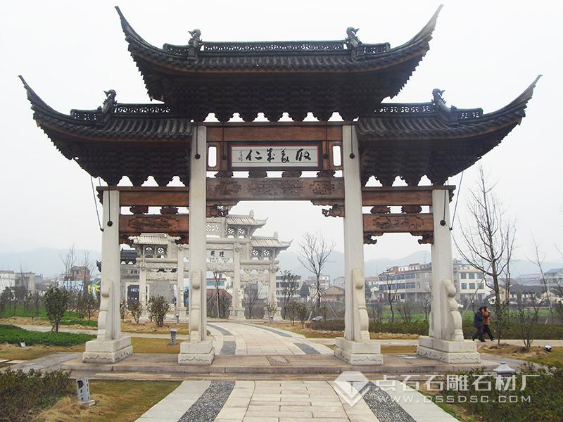 木石組合石牌樓