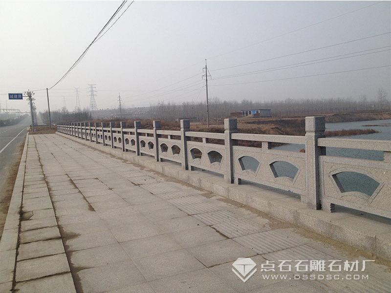 河道上的花崗巖護欄 河道上的花崗巖護欄